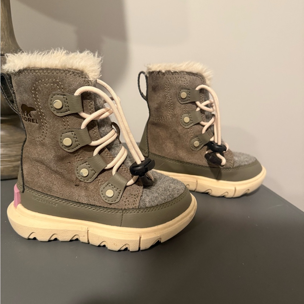Sorel Tan and Cream High-Top Boots with Shearling Lining